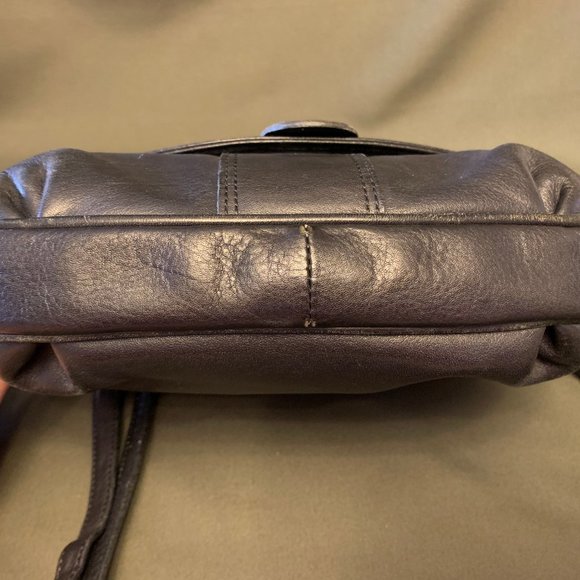 Star International Black Leather Crossbody Bag - Picture 7 of 9